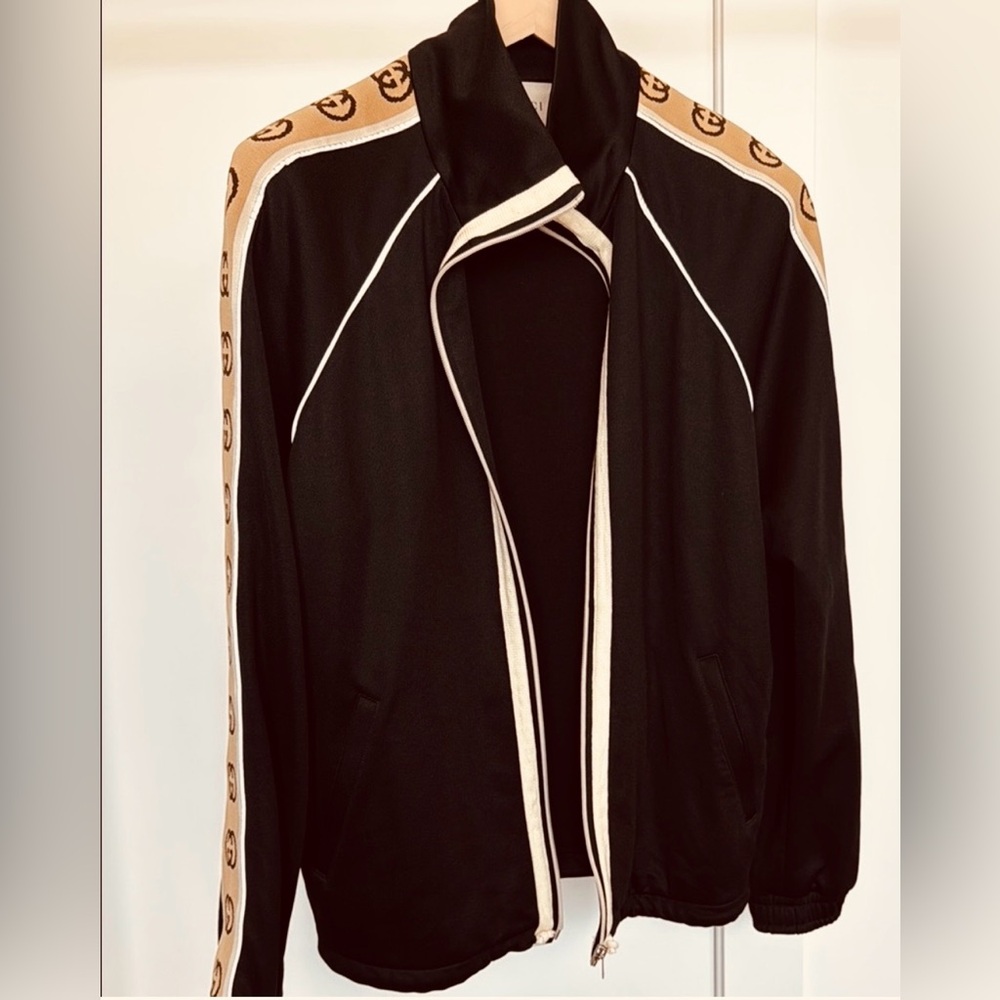 Gucci  black and tan light weight shirt